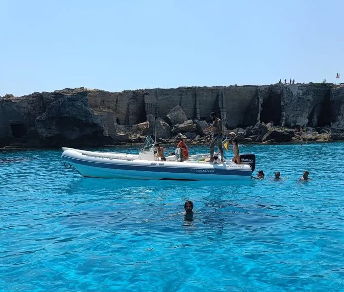 Giornata in gommone da Marsala con soste bagno a Favignana e Levanzo