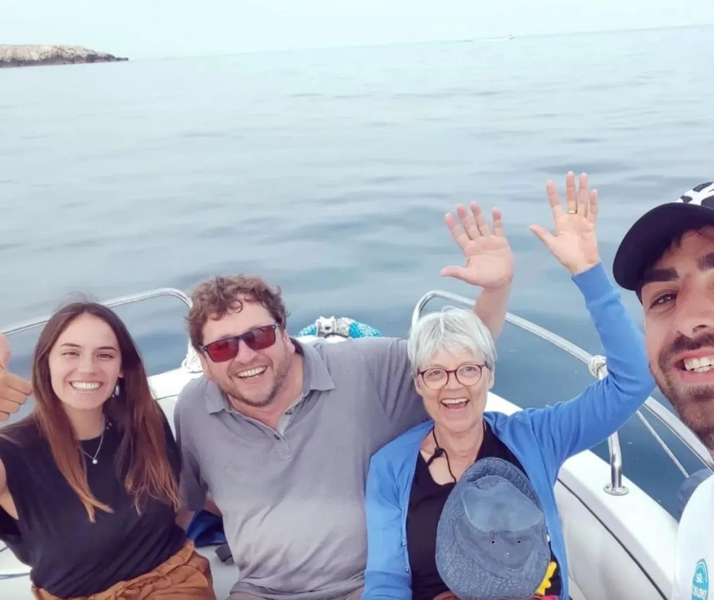 Gita in barca in condivisione alle grotte marine di Polignano a Mare da Monopoli