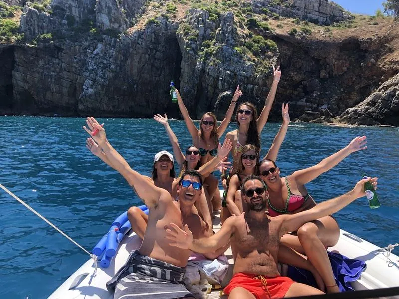 Giornata in gommone con pranzo a bordo alla Riserva dello Zingaro da San Vito