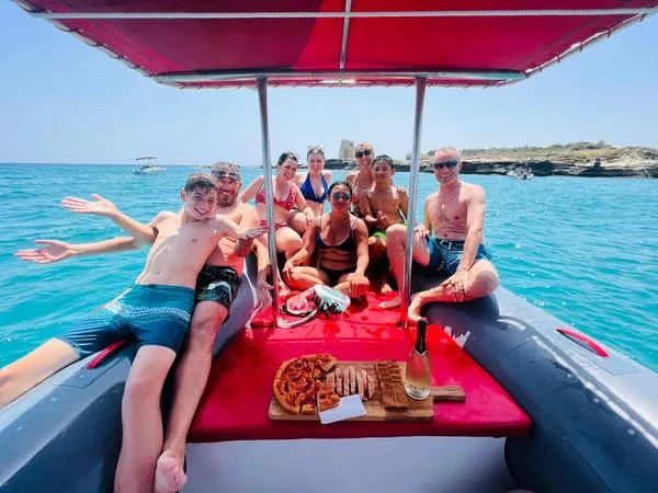 Escursione in gommone con snorkeling da San Foca ai Faraglioni di Sant'Andrea