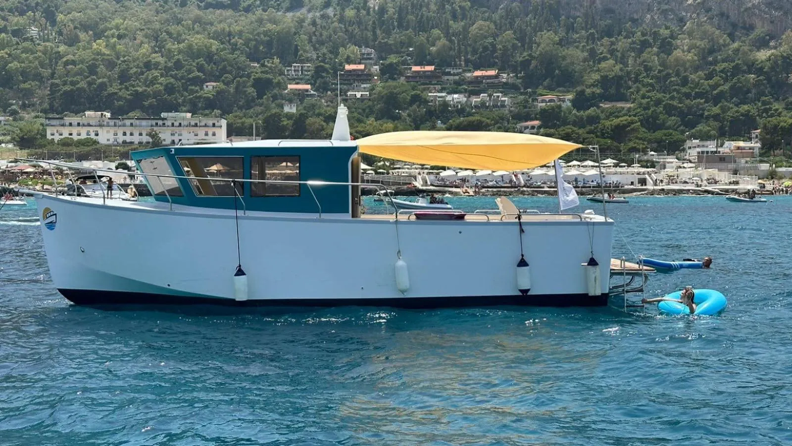 Escursione in barca con aperitivo all'Isola delle Femmine nel Golfo di Palermo