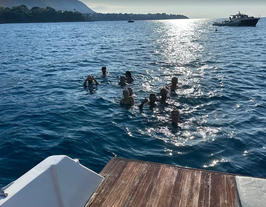 Gita in barca a Cefalù con snorkeling e aperitivo a bordo
