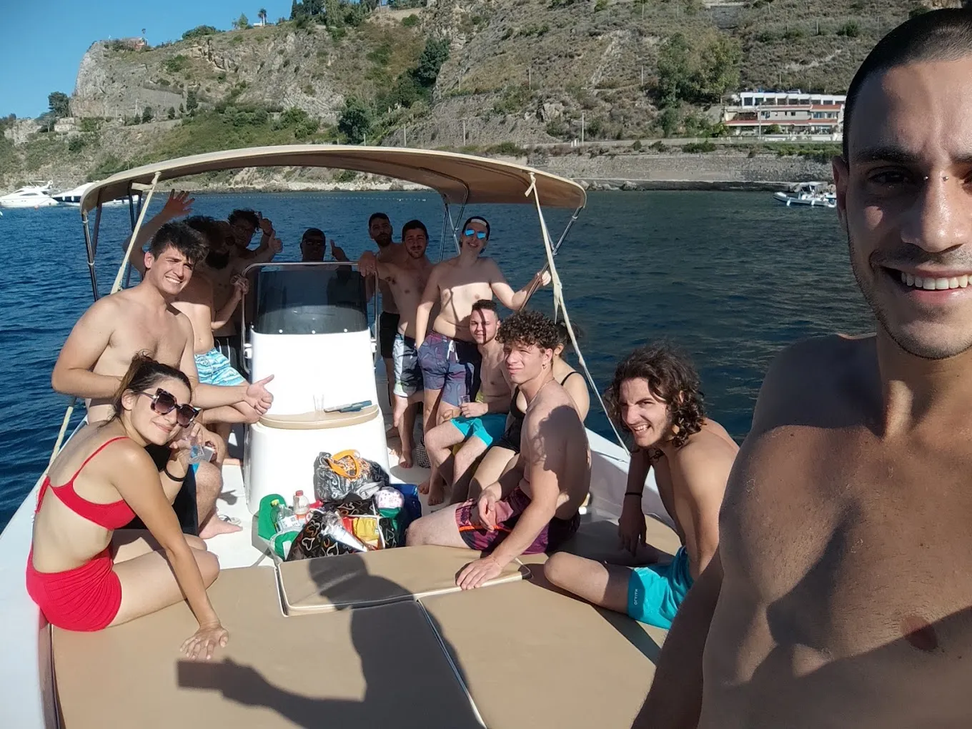 Escursione con skipper lungo la costa di Taormina da Letojanni