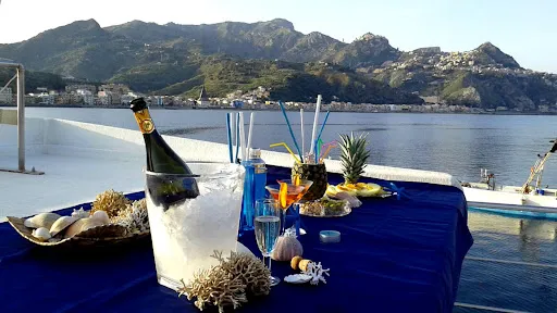 Aperitivo in barca al tramonto con snorkeling da Giardini Naxos