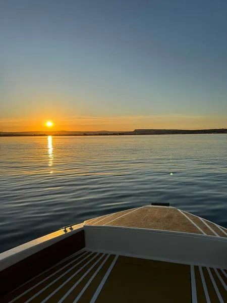 Escursione in barca al tramonto con aperitivo all'Isola di Ortigia
