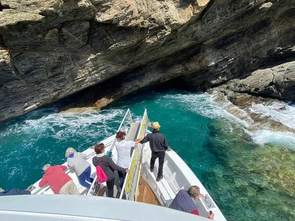 Gita dell'Isola d'Elba in motonave da Marina di Campo con pranzo