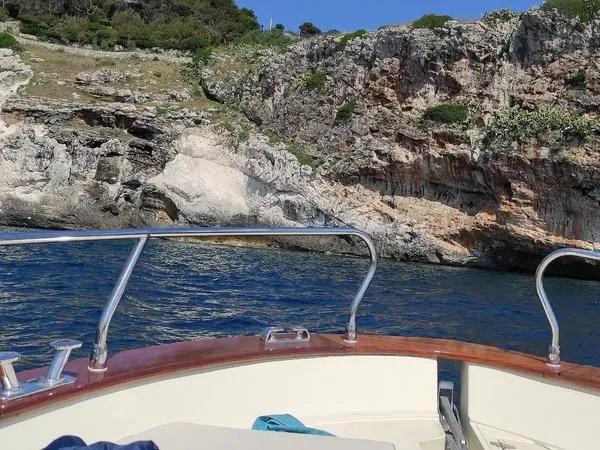 Escursione in barca dalla Grotta Zinzulusa a Santa Cesarea Terme da Castro