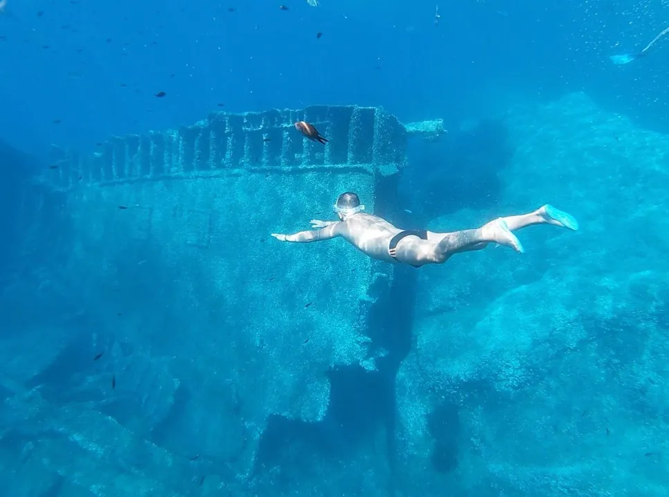 Giornata in motonave lungo la costa sud dell'Elba da Marina di Campo