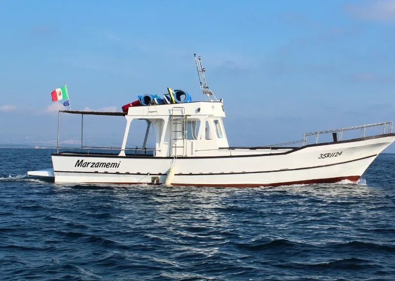 Mezza giornata in barca con snorkeling e aperitivo a Marzamemi
