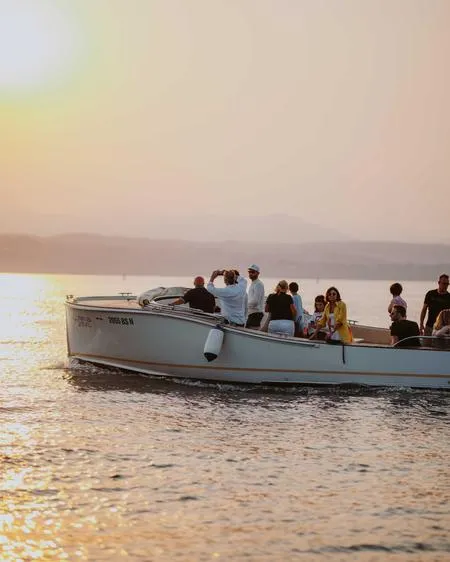 Giro in barca al tramonto sul Lago di Garda da Sirmione