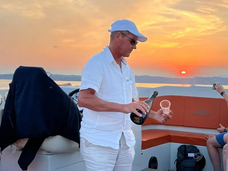 Gita in barca sul Lago di Garda verso Sirmione da Desenzano