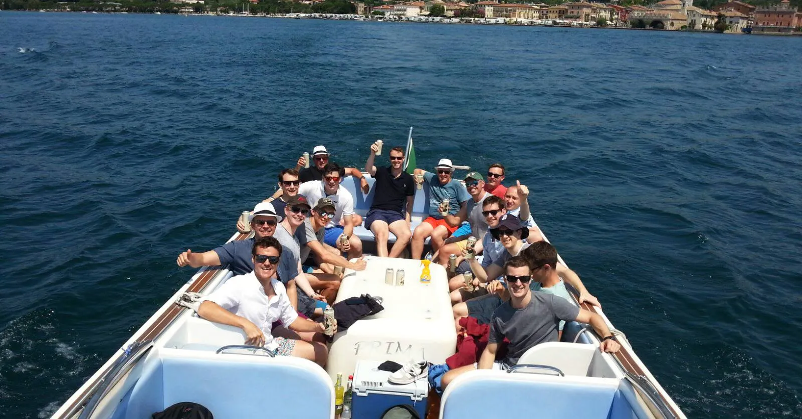 Gita in barca sul Lago di Garda verso Sirmione da Desenzano