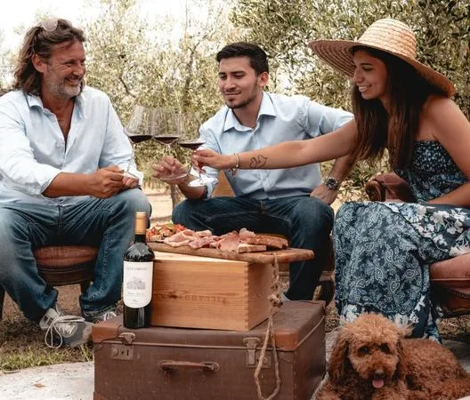 Degustazione vini e visita alla Cantina Villanoviana a Castagneto Carducci