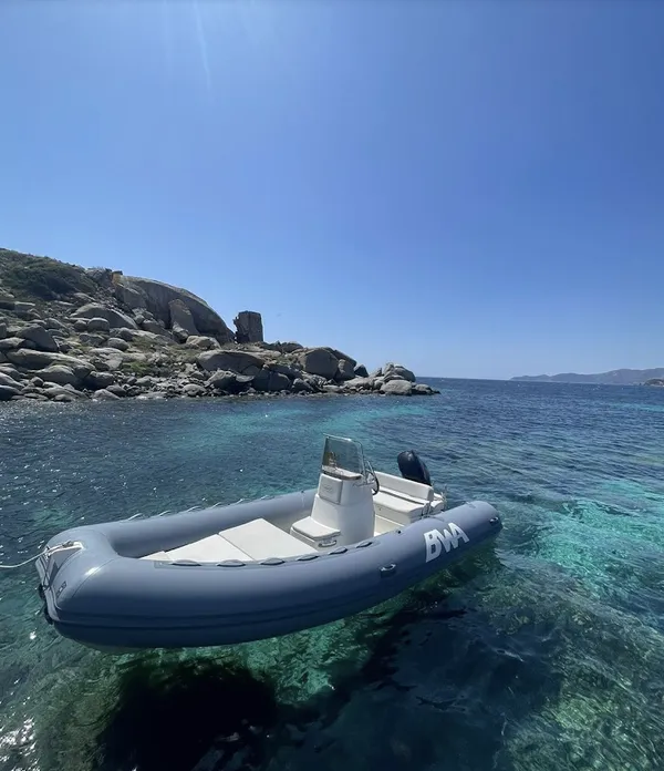 Noleggio gommone 40 cv a Villasimius