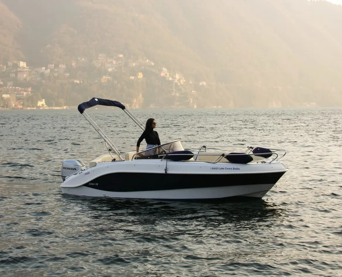 Noleggio barca senza patente a Carate Urio