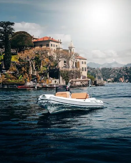 Tour privato con gommone e skipper