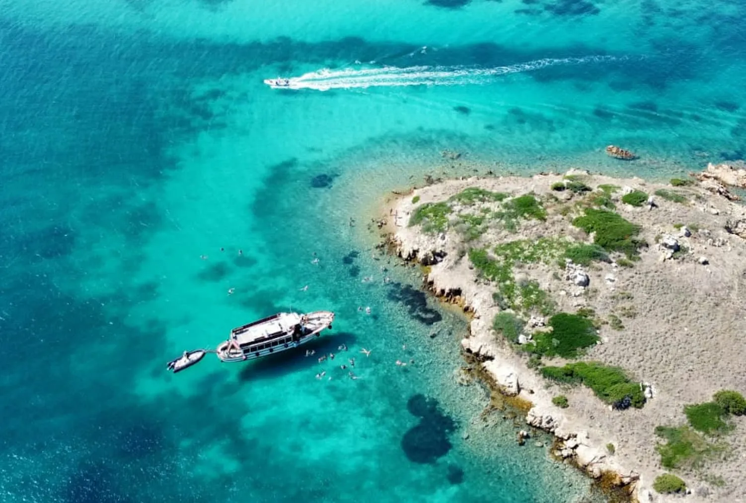 Escursione di gruppo in barca d'epoca da La Maddalena