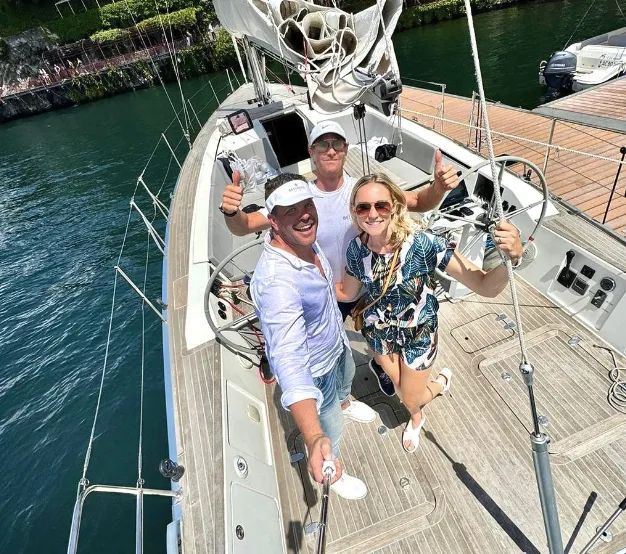 Tour privato in barca a vela del Lago di Como da Bellagio