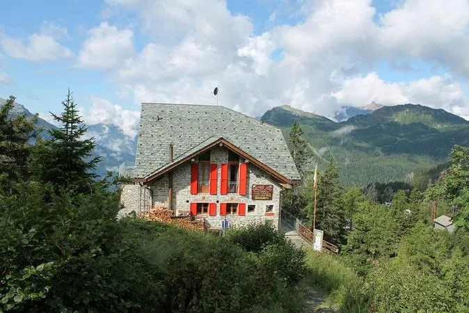 Pranzo al Rifugio Zoia a Lanzada sopra Chiesa Valmalenco