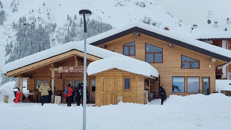 Pranzo in rifugio a Valleve in Val Brembana
