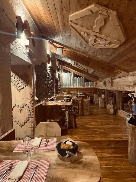 Cena in baita nel Parco Naturale Adamello Brenta a Pinzolo