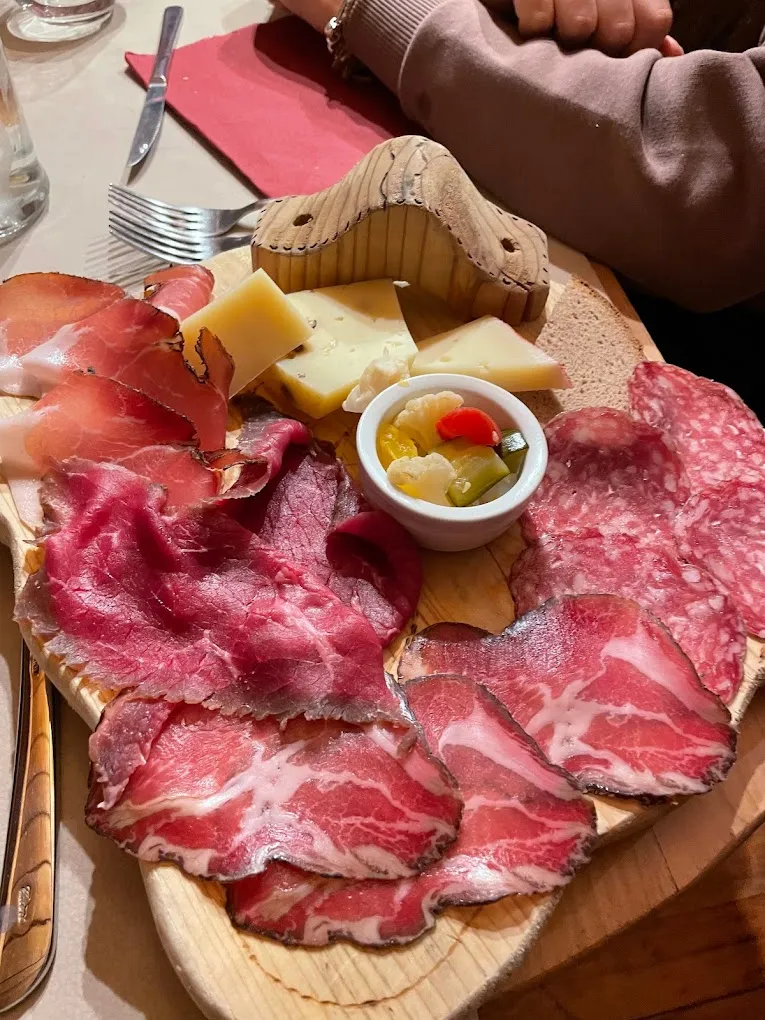 Cena in baita nel Parco Naturale Adamello Brenta a Pinzolo