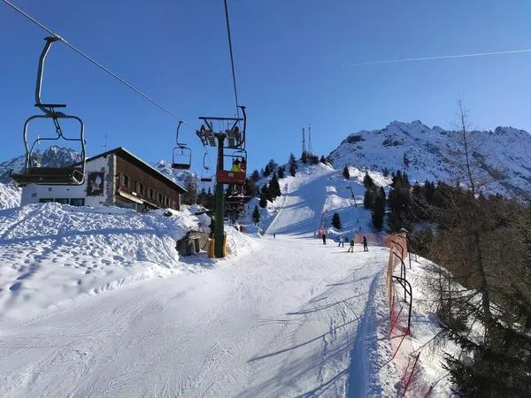 Pranzo in rifugio sulle piste a Ponte di Legno