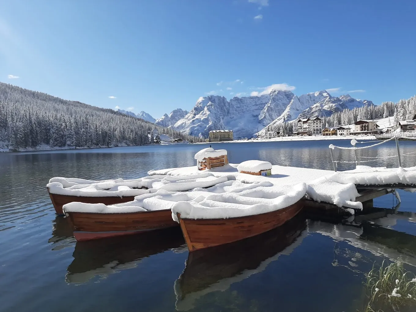 Pranzo in baita al Lago Antorno a Misurina sotto le Tre Cime di Lavaredo