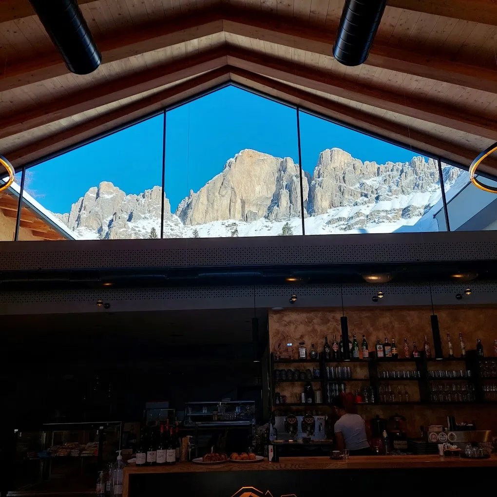 Pranzo in rifugio a Nova Levante sopra Carezza