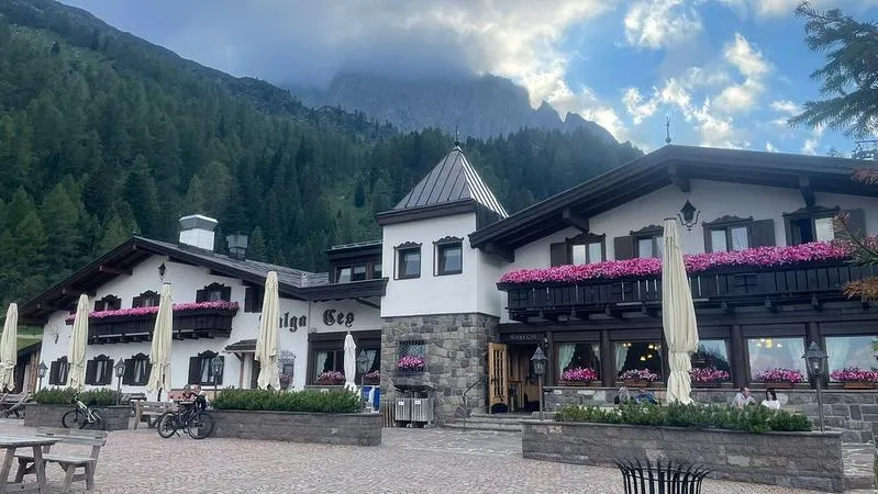 Pranzo in baita alla Malga Ces a San Martino di Castrozza