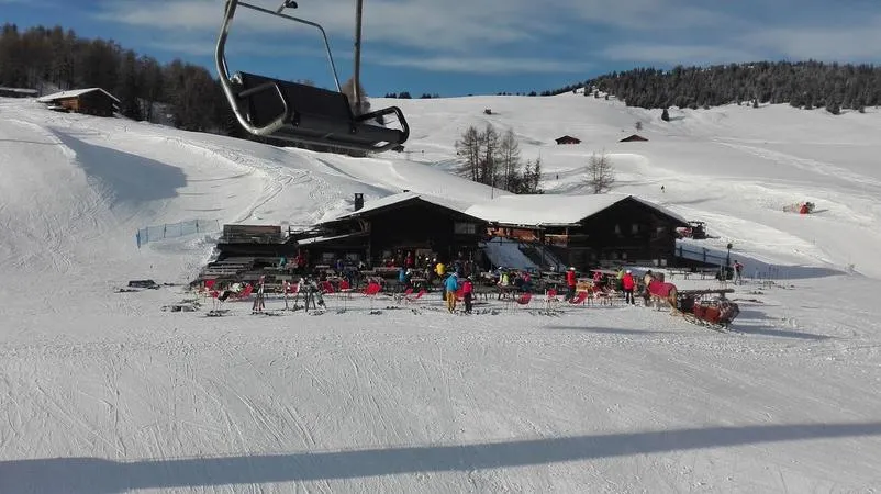 Pranzo alla Malga Sanon a Castelrotto sull'Alpe di Siusi in Val Gardena