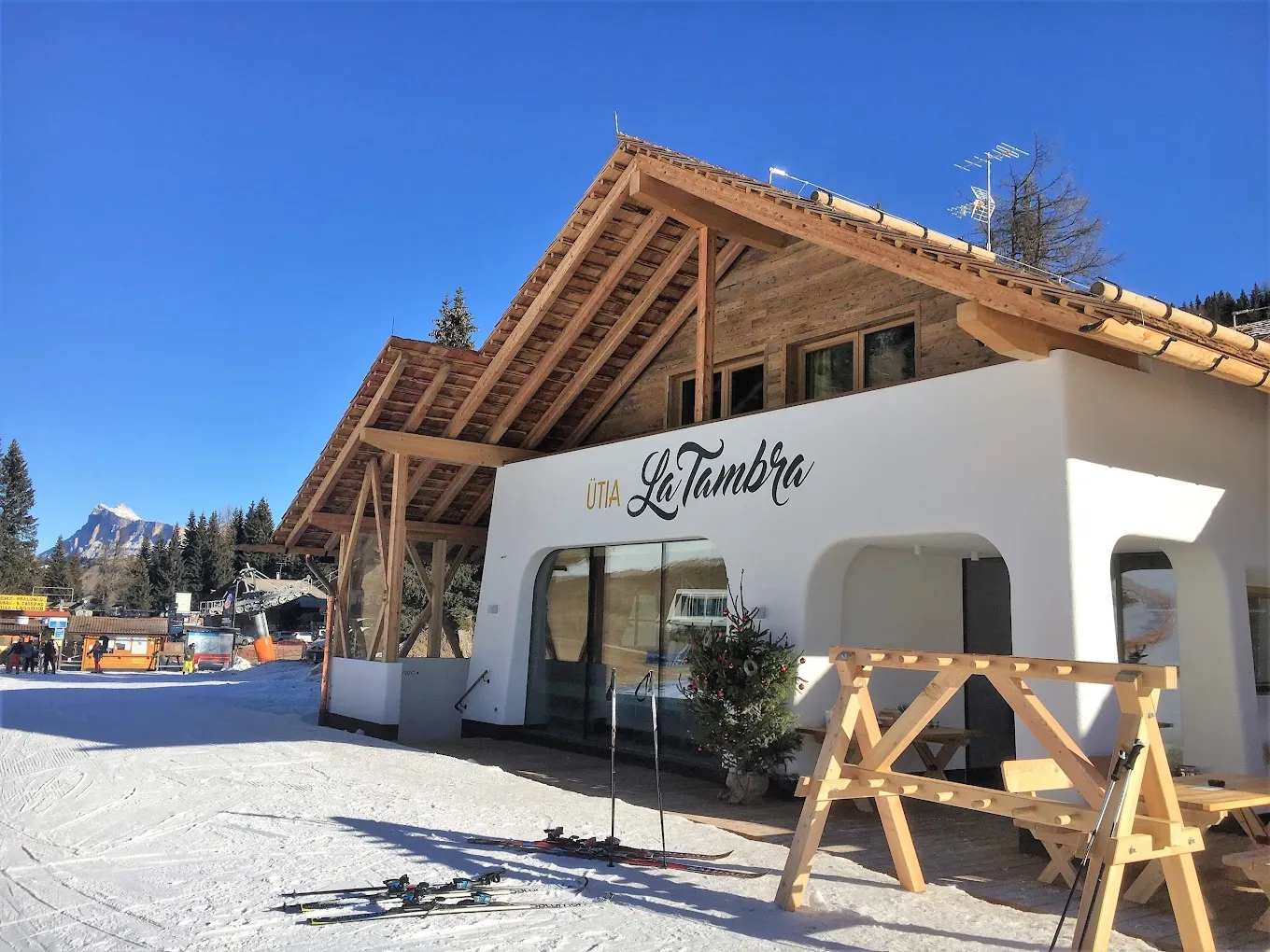 Pranzo in baita al Passo Campolongo tra Arabba e Corvara