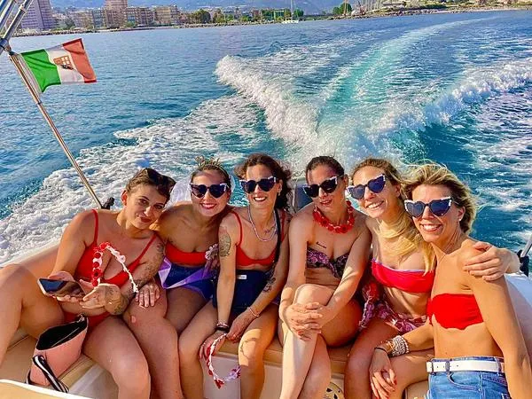 Gita in barca lungo la costa di Sanremo