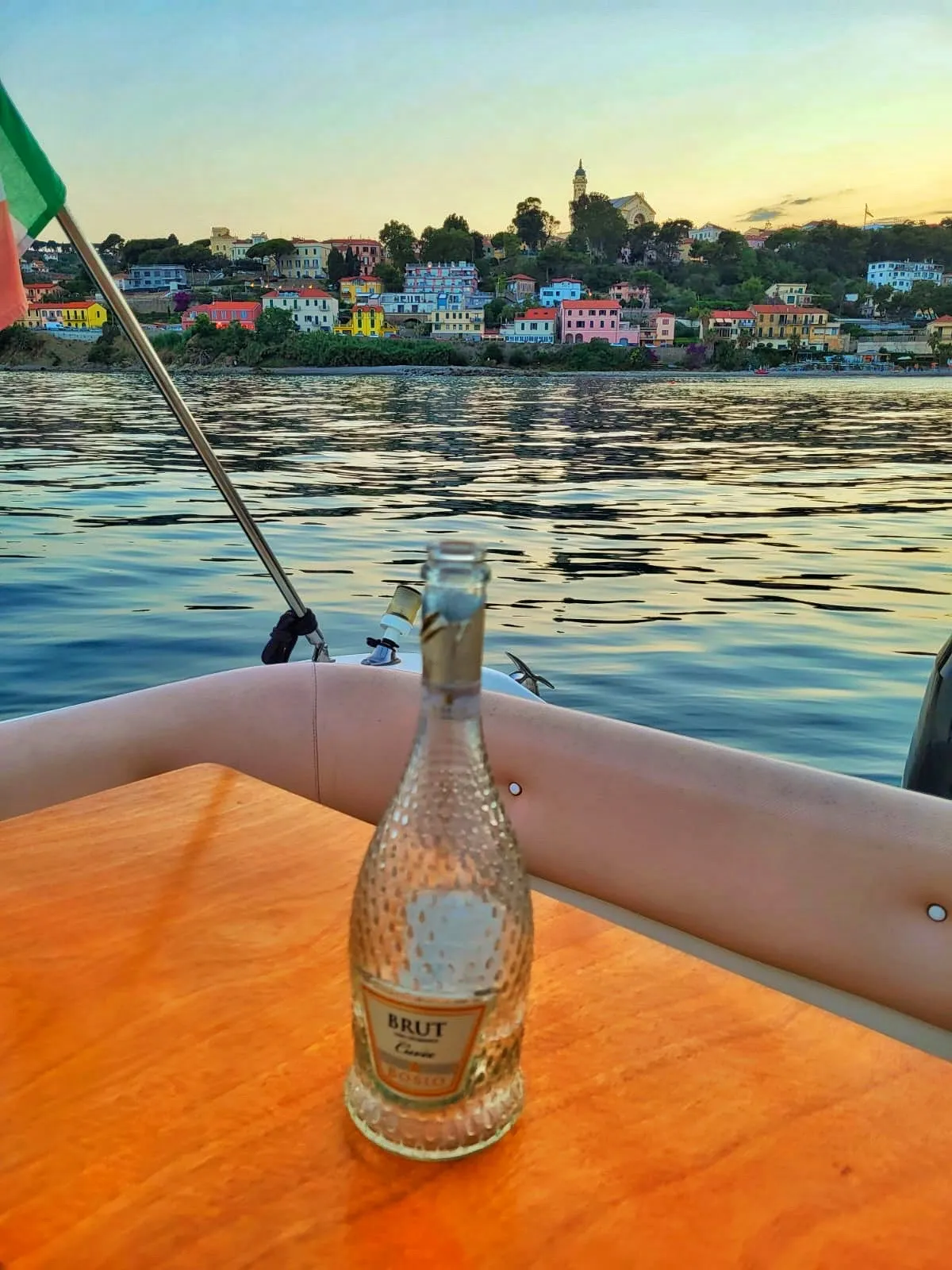 Gita in barca lungo la costa di Sanremo