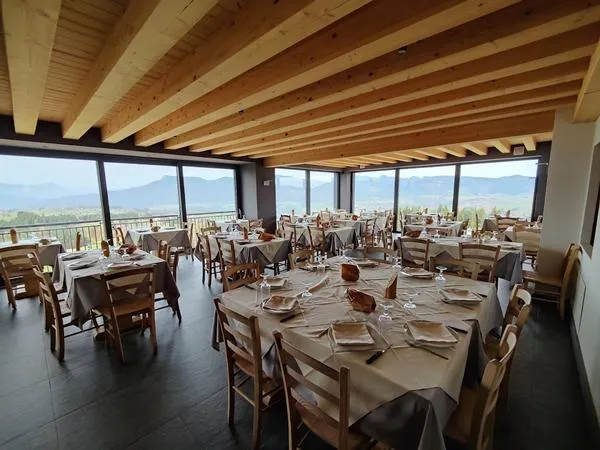 Pranzo al Rifugio Kubelek sul Monte Zovetto all'Altopiano di Asiago