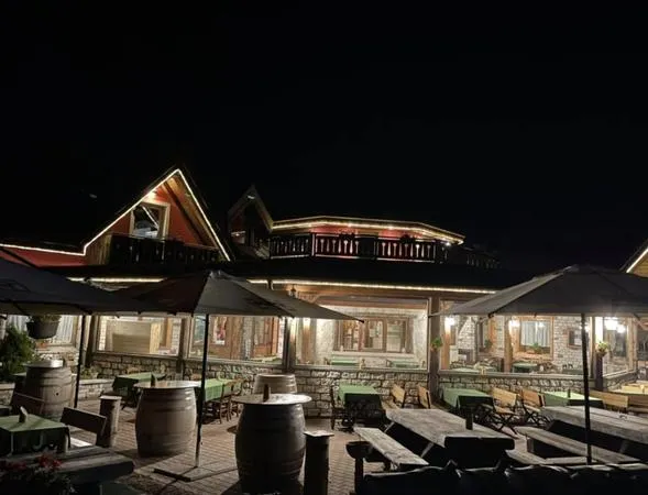 Cena al Rifugio Kubelek a Cesuna sull'Altopiano di Asiago