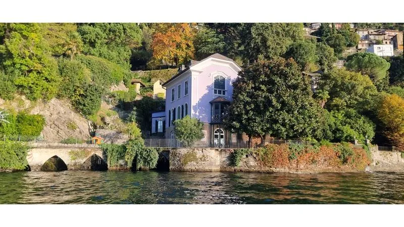 Lake Como: 1h Private Boat Tour with Aperitif