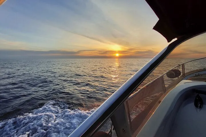 Tour in barca delle Cinque Terre al tramonto da Levanto
