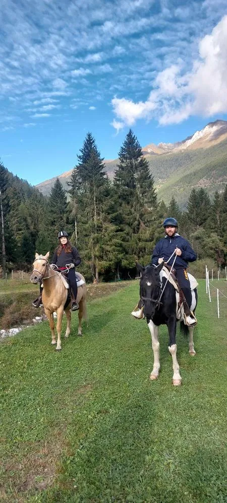 Passeggiata a Cavallo vicino a Ponte di Legno