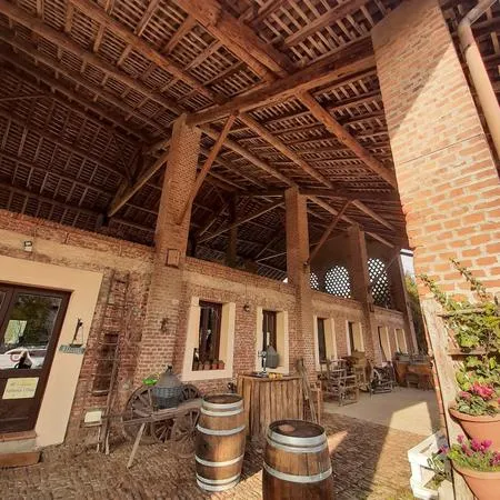 Pranzo in agriturismo fuori Pavia con visita agli animali