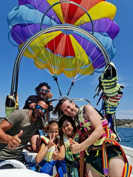 Parasailing a Torre Vado