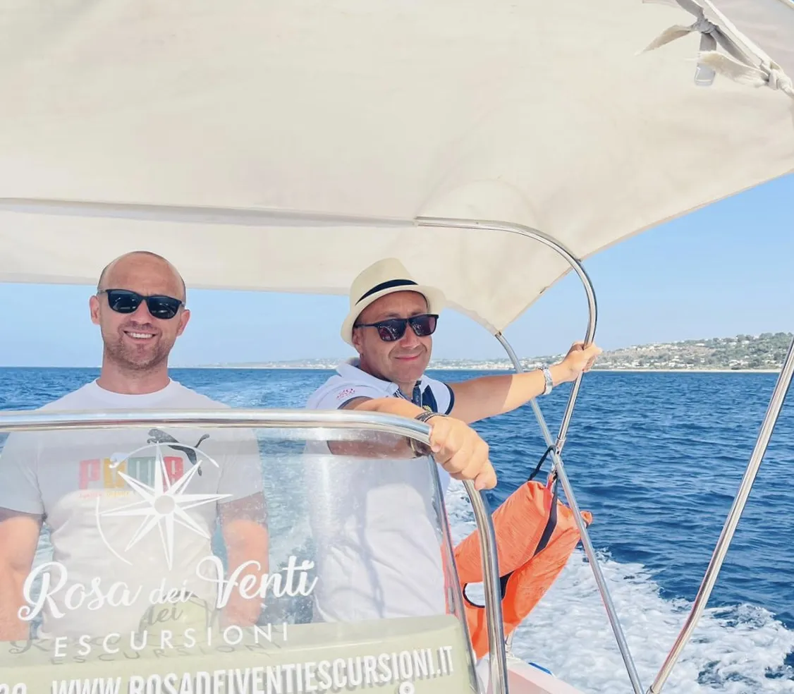 Noleggio barca senza patente nautica da Torre Vado