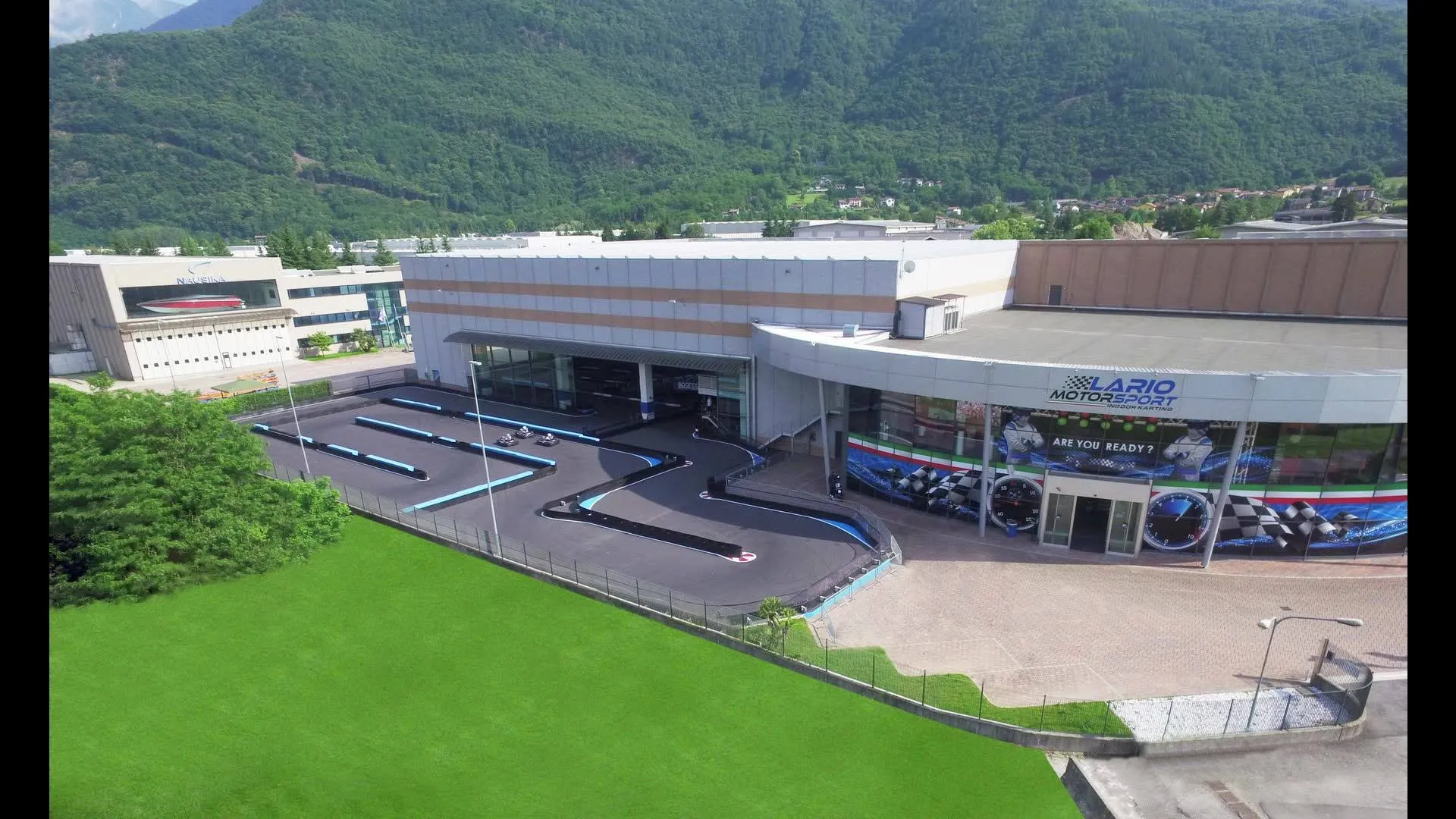 Giro in pista con Go Kart al Lago di Como a Colico