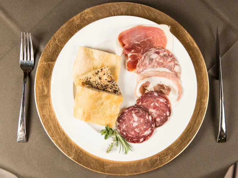 Pranzo tipico in agriturismo nel Monferrato