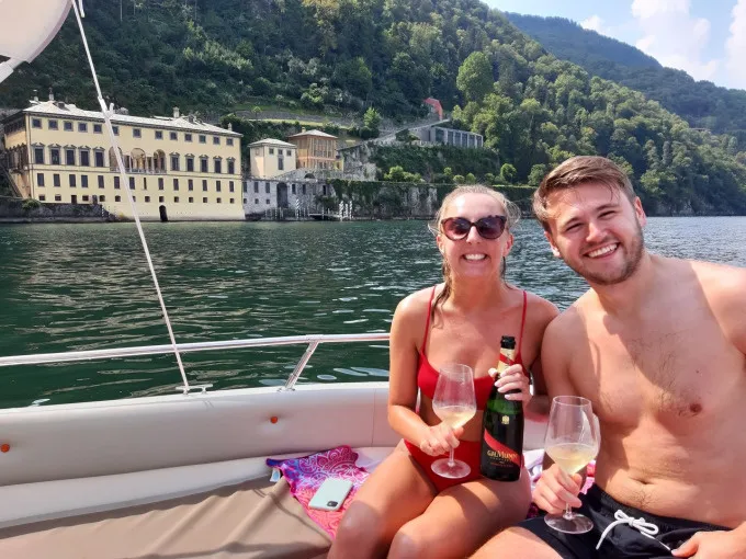 Giro in barca condiviso con tour delle ville del Lago di Como