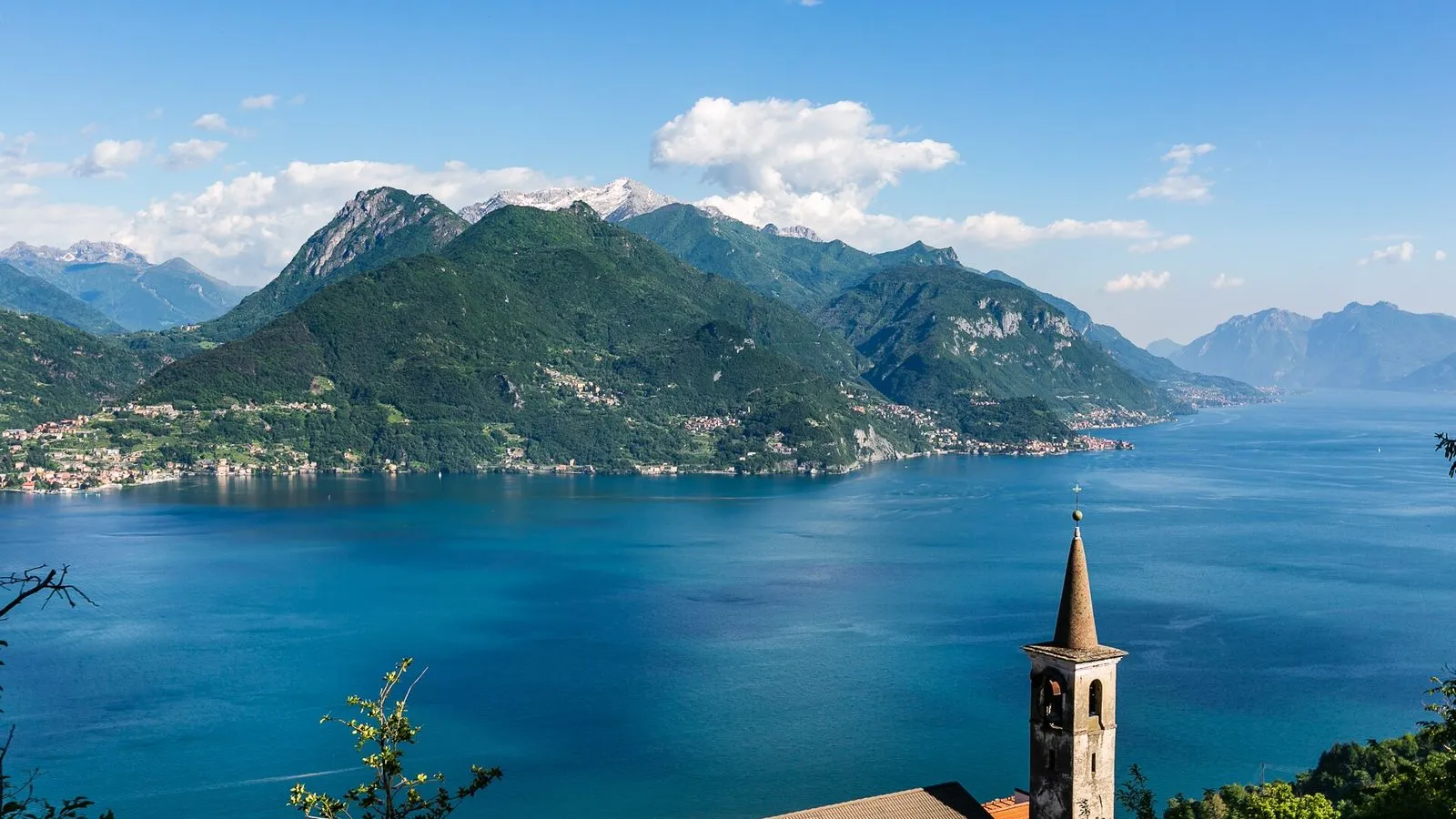 Giro in barca condiviso con tour delle ville del Lago di Como