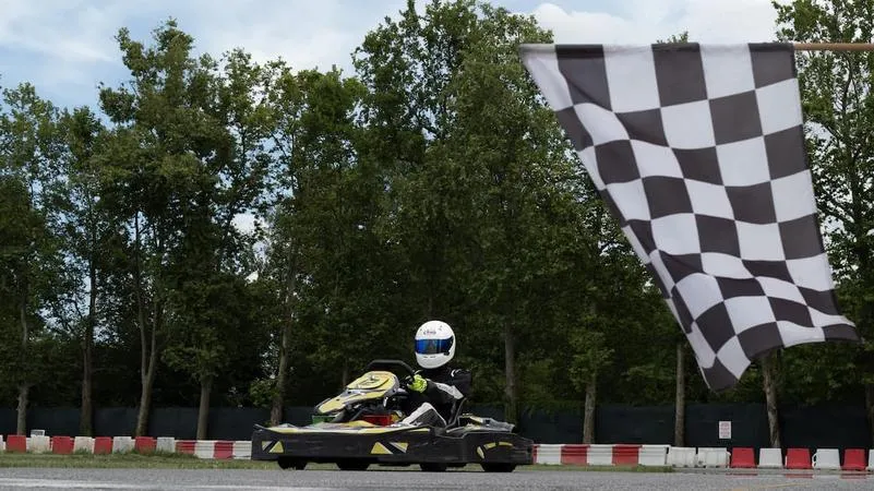 Giro in pista con Go Kart a Mondovì fuori Cuneo