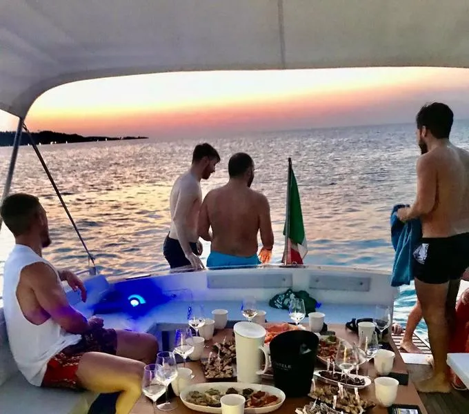 Escursione in barca al tramonto da Vieste