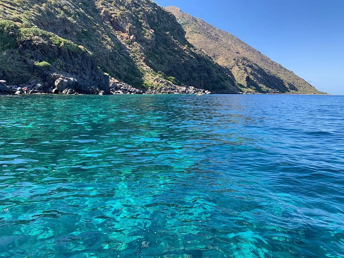 Escursione in barca alle Eolie da Porto Marina Corta