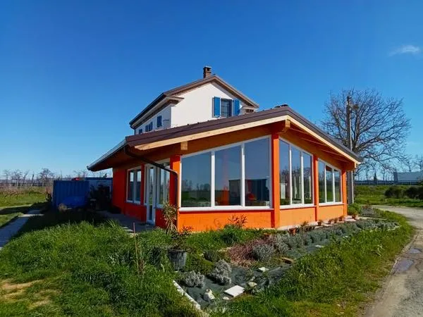 Pranzo in agriturismo con animali fuori Tortona